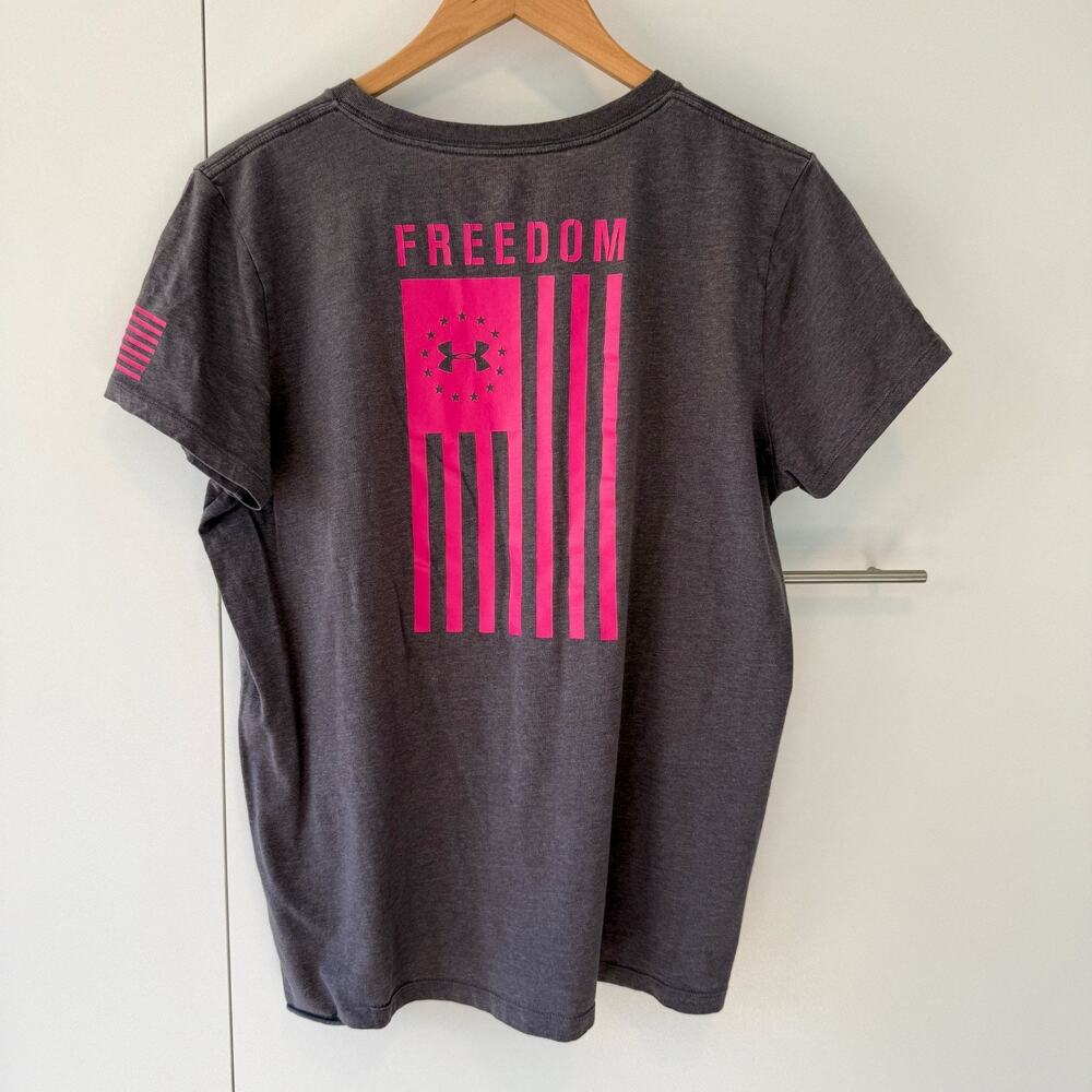 Under Armour Freedom Women's Large T-Shirt Grey Pink American Flag Graphic Tee